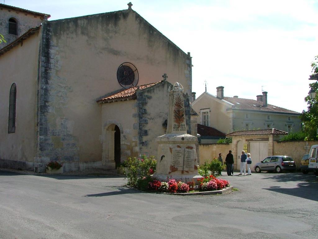 Le Petit Lavoir Saint-Paul-Lizonne Esterno foto